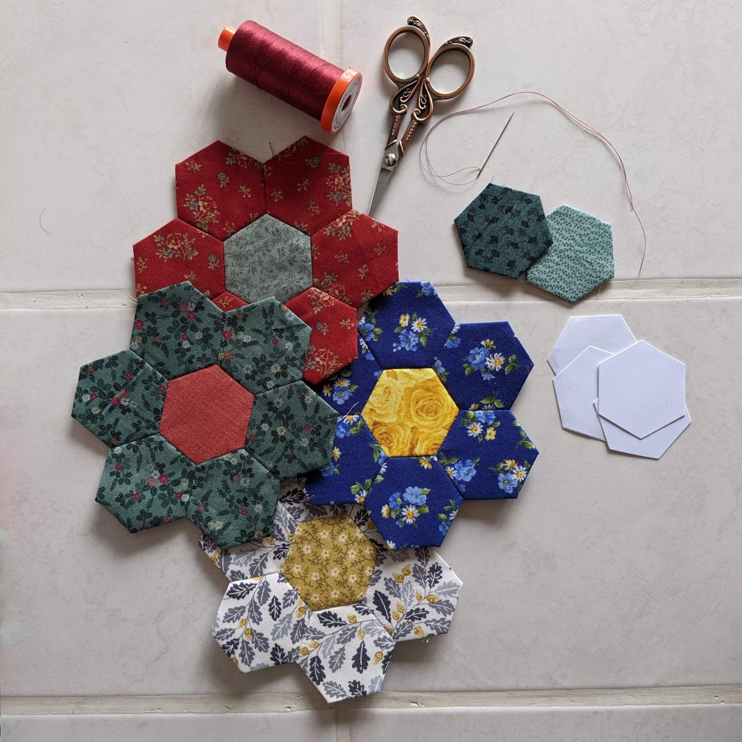 TheFatQuarter Hexie Rosette Swap Club